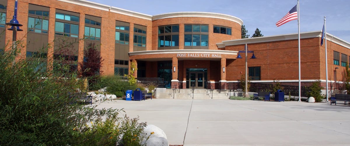 Post Falls trong đó bao gồm biển hiệu