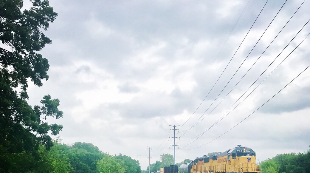 Trails & Trains 🚂