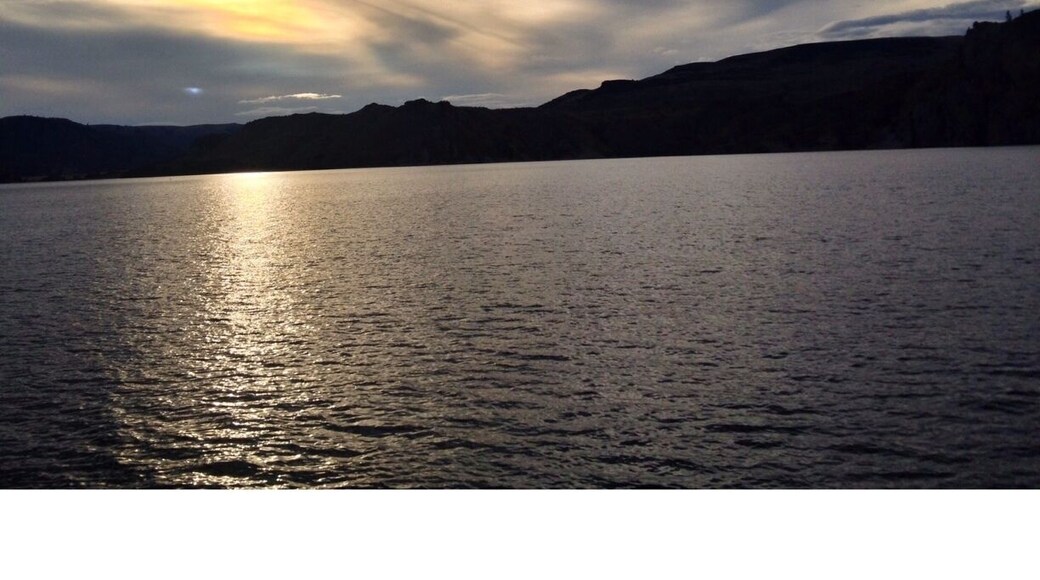 On the (free) ferry ride in northeastern Washington state over Lake Roosevelt we were treated with a beautiful sunset.