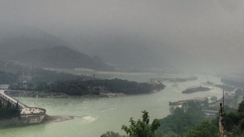 The river feed a 10 millions metropolis