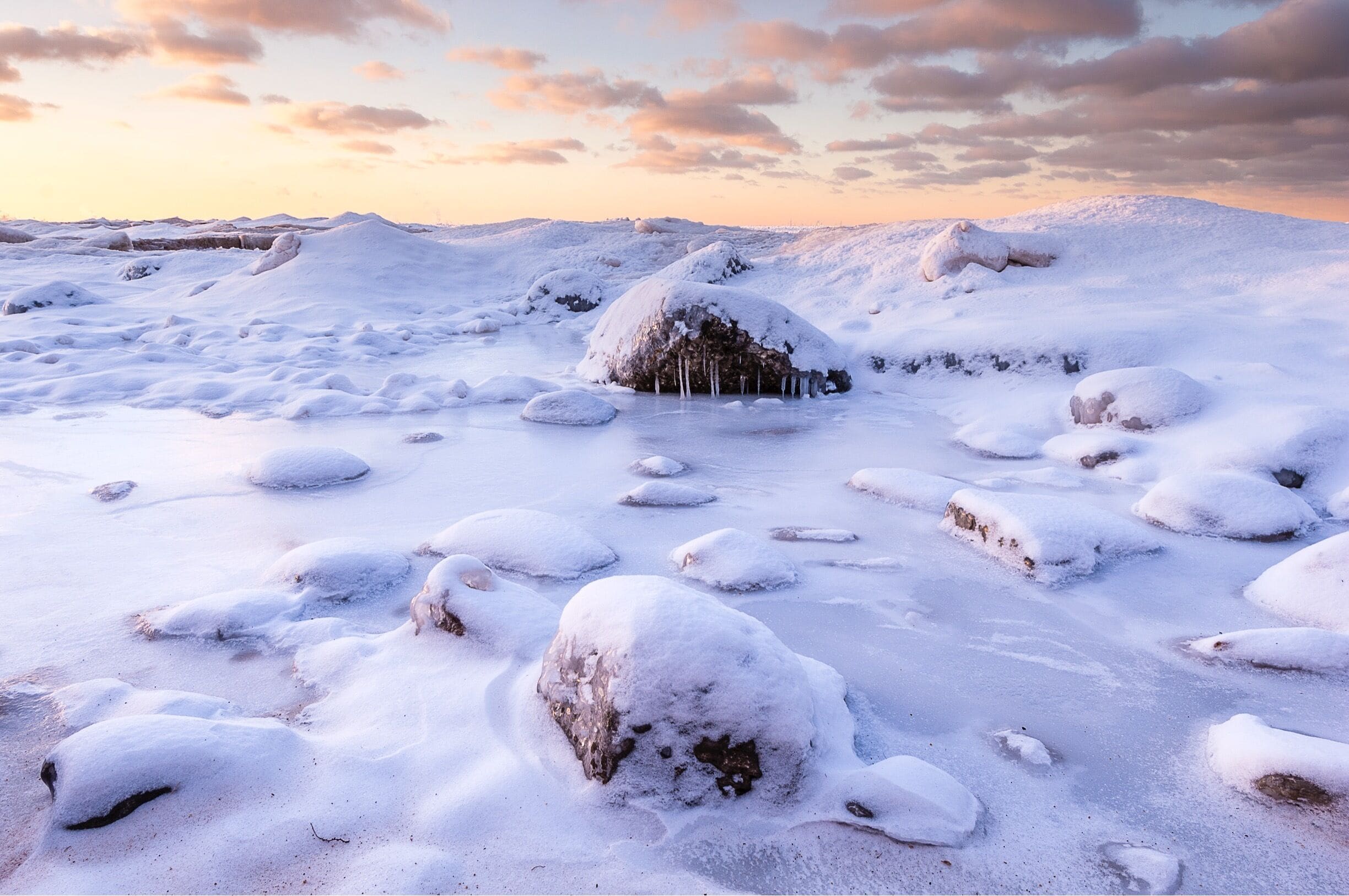 Shelf ice on Lake Michigan.

Instagram: @Lawrencetellez