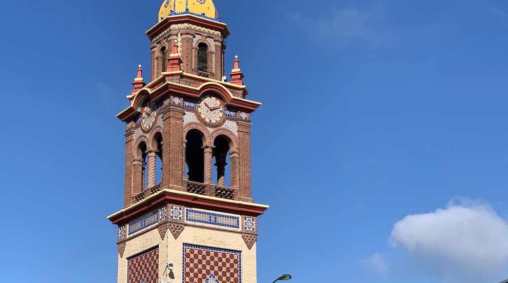 Plaza Kansas City tower and sky architecture