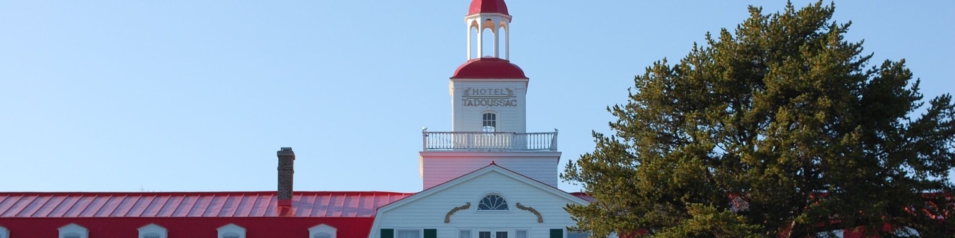 Hotel Tadoussac, a former Post Office.
Sept. 2008