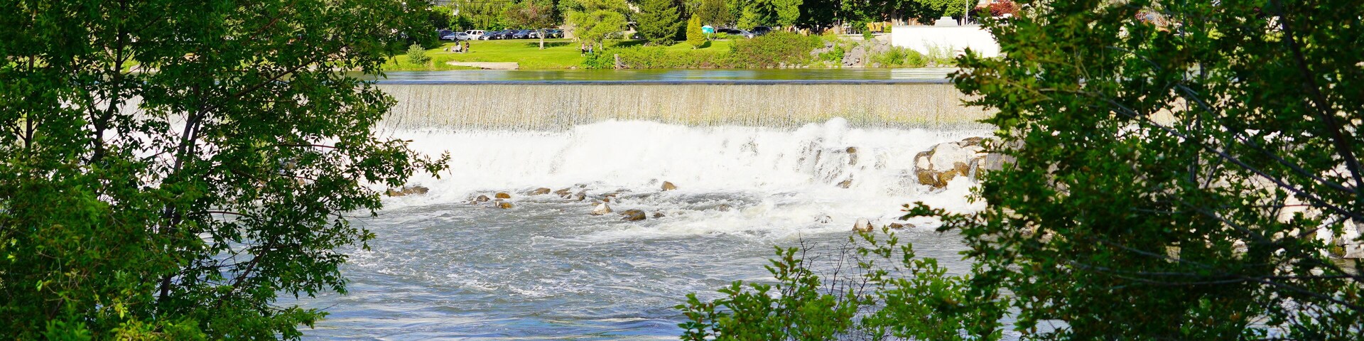 Waterfall on the Snake River in central city Idaho Falls