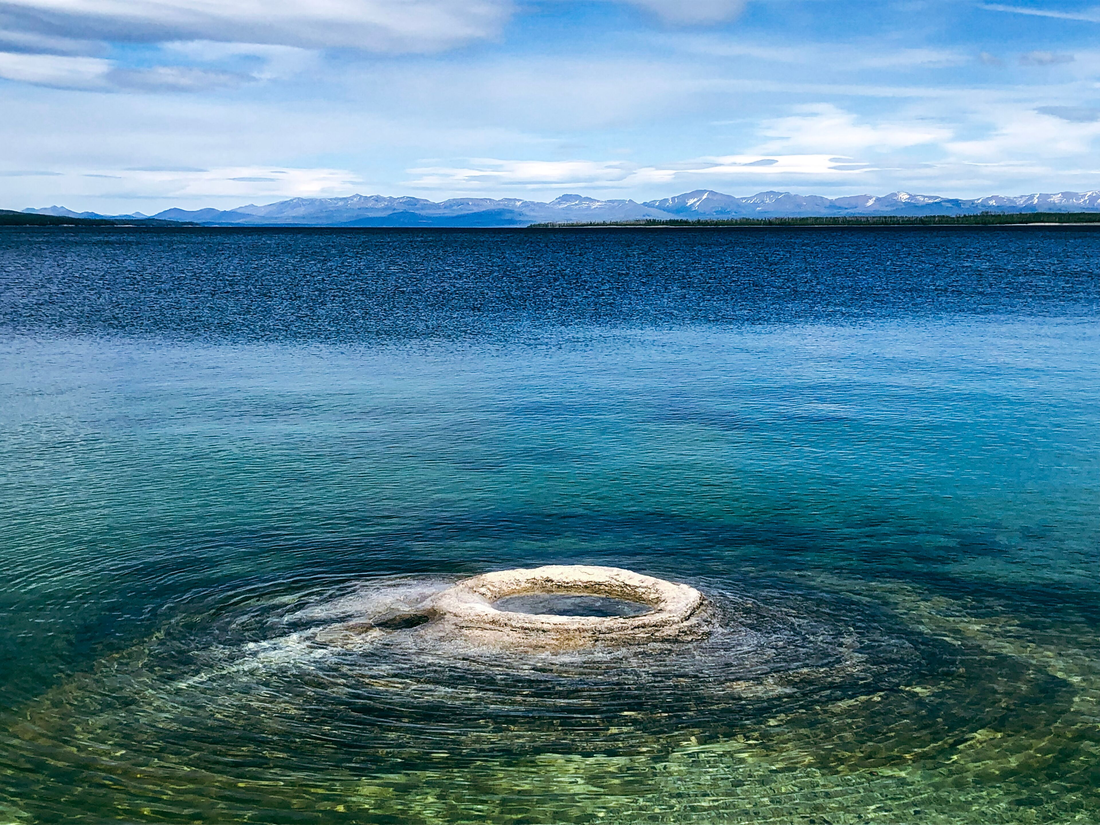 Yellowstone Lake, Yellowstone National Park, Wyoming, USA