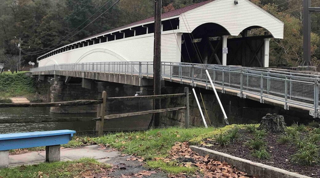 Only 2 lane covered bridge I ever saw.