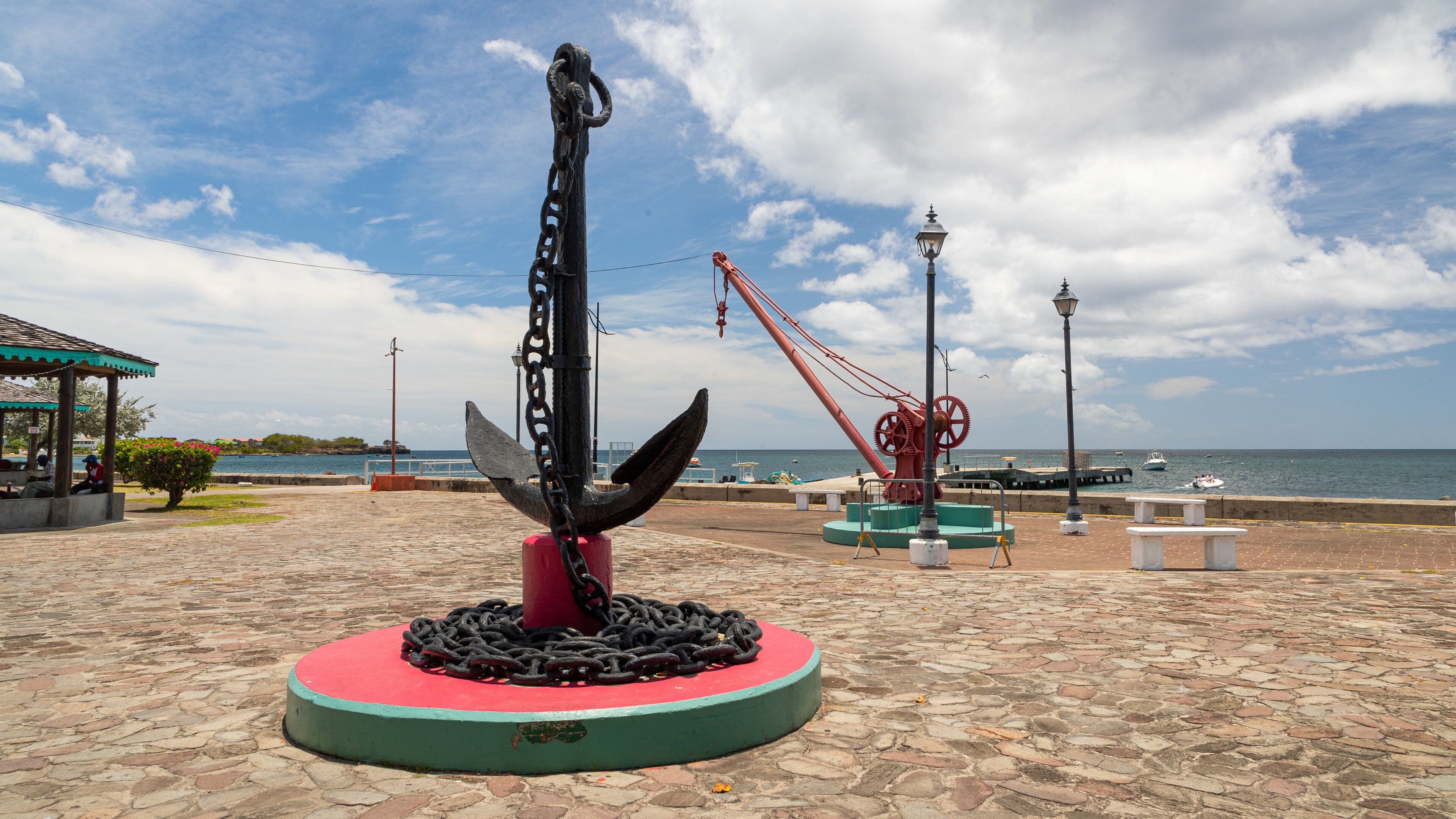 Charlestown showing general coastal views and outdoor art