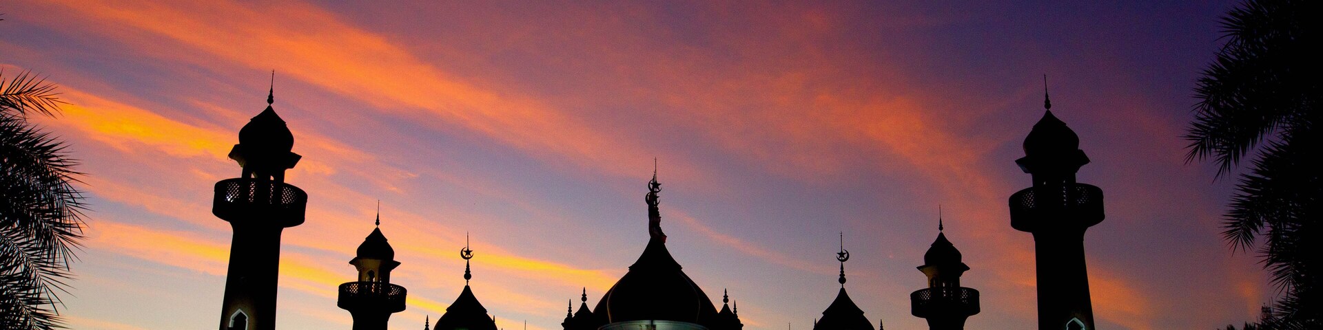 Silhouette of Pattani Central Mosque Thailand Is a religious place