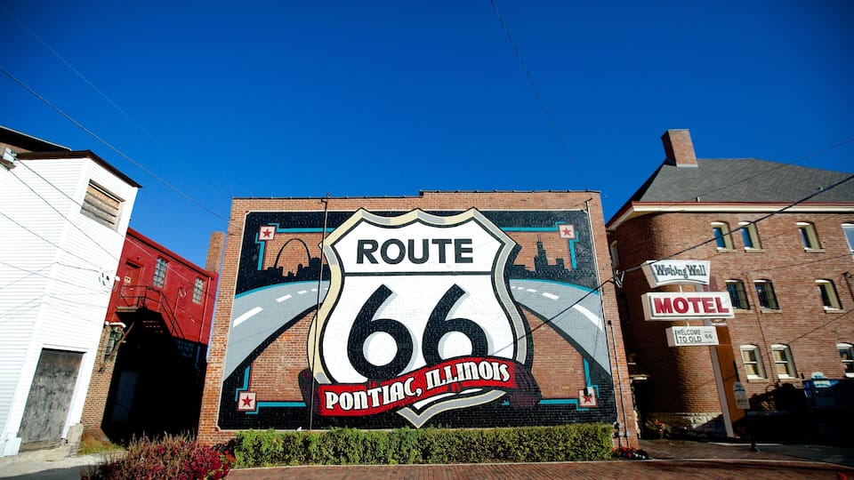 A mural of Route 66 in Pontiac, Illinois.