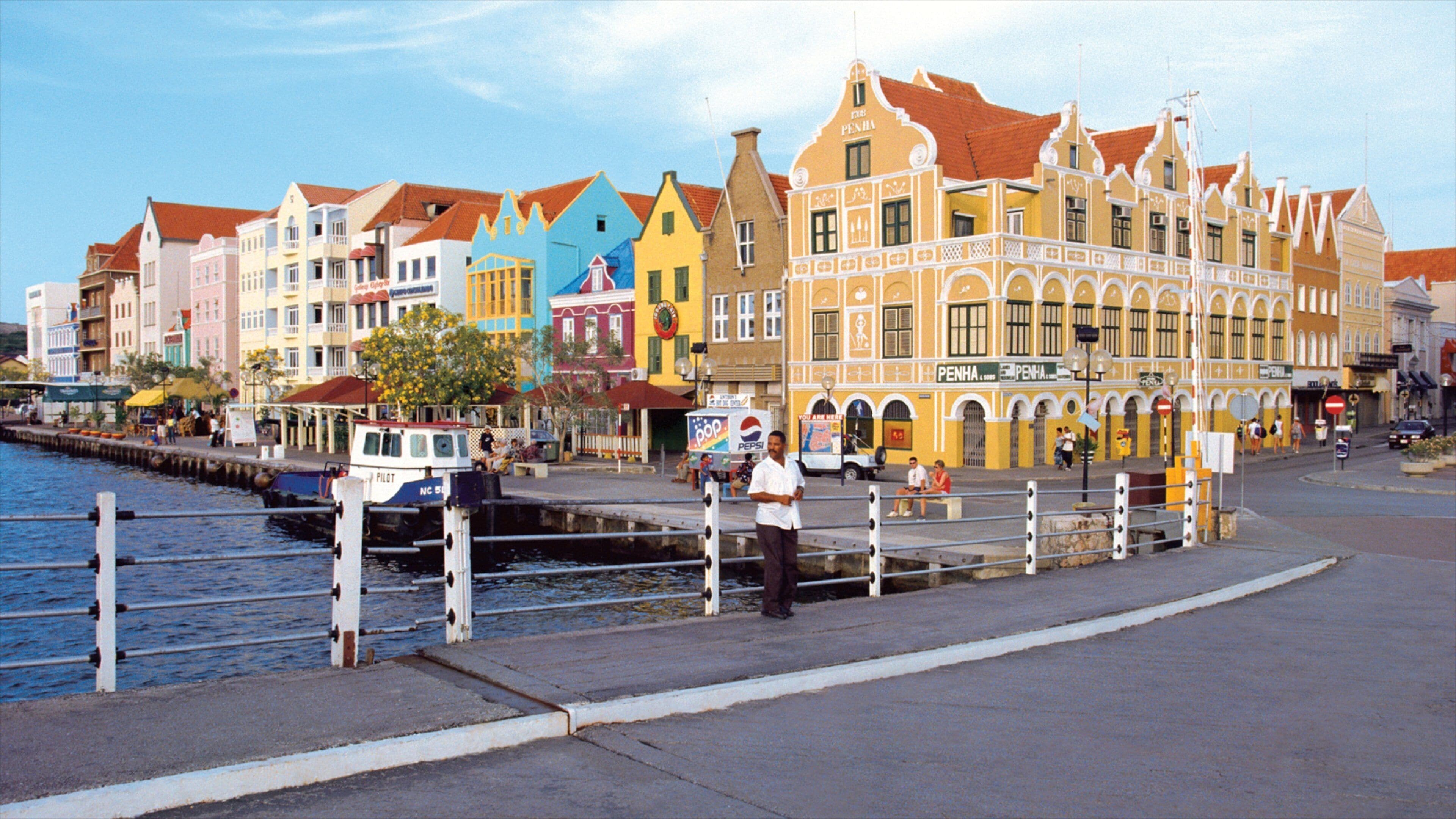 Willemstad mostrando escenas cotidianas, arquitectura patrimonial y una casa