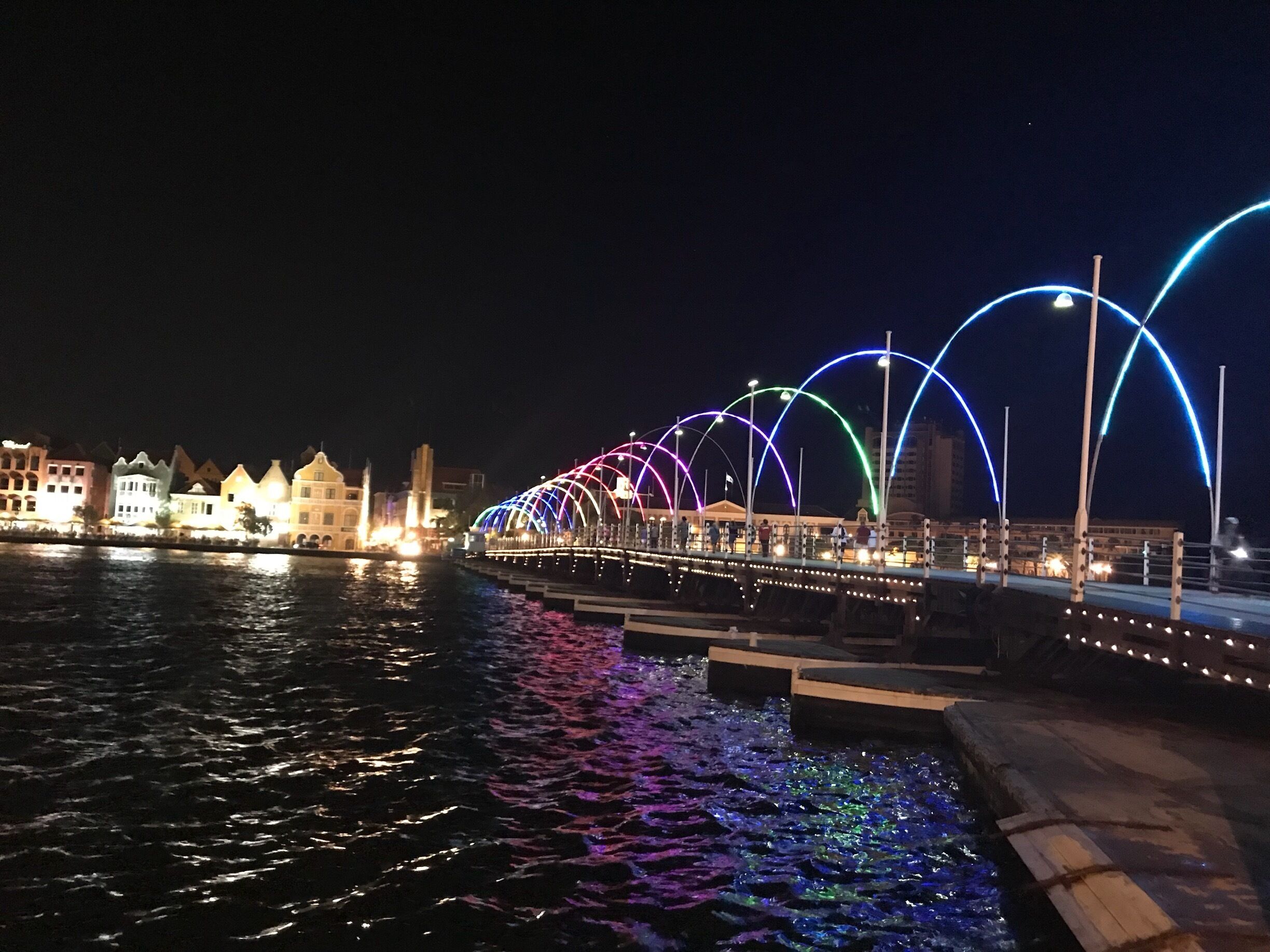Colourful Curaçao nights 🇨🇼 