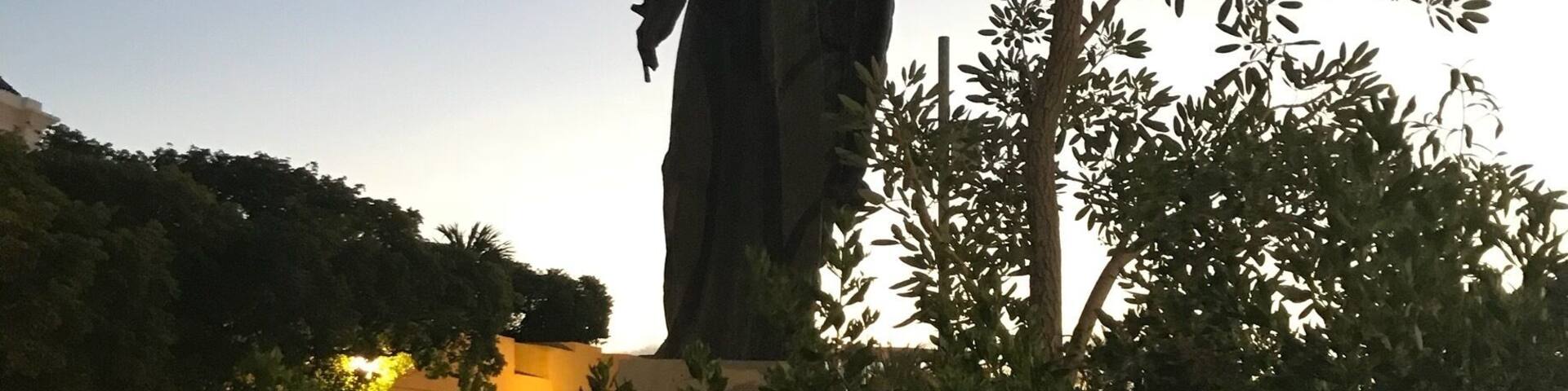 Sun to night and the city changes