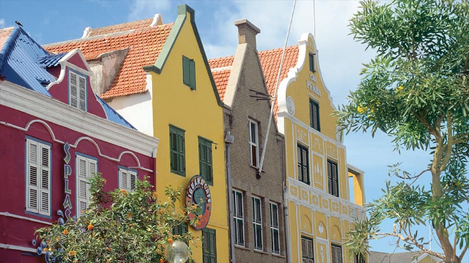 Willemstad showing a city, heritage architecture and a house