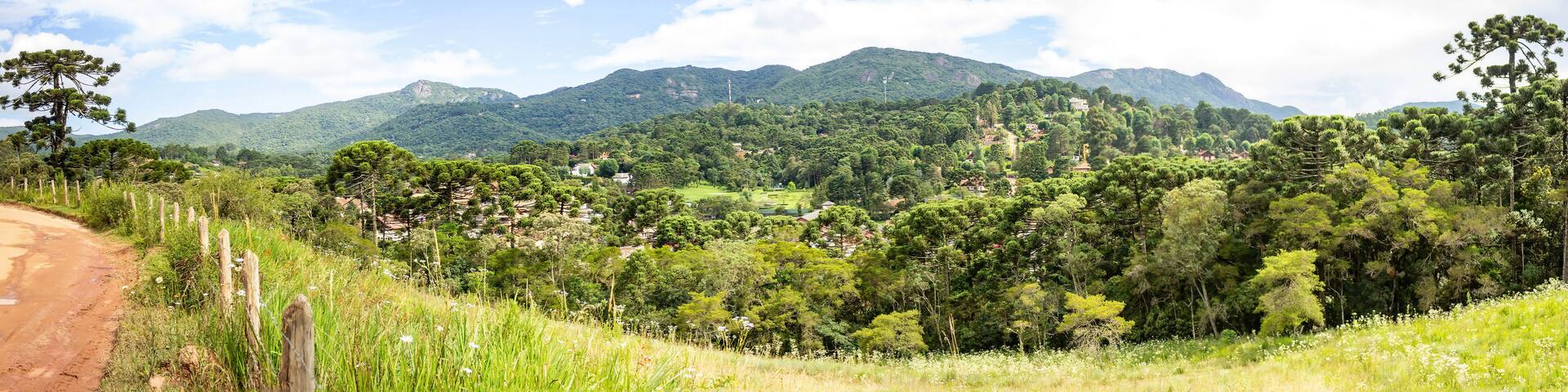 Panoramic view of the village of Monte Verde, Minas Gerais. Village with mountains and nature adventure trails and events.