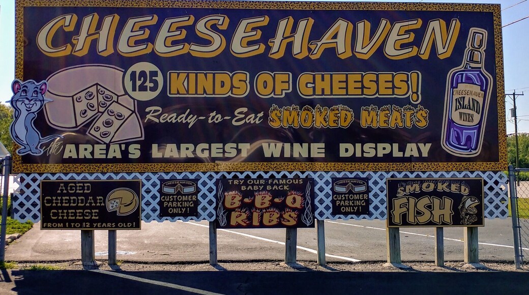 Cheesehaven is Port Clinton is two-fold cheesy. Literally, because of the wide selection of cheeses and figuratively, because of its kitsch as a tourist attraction.
