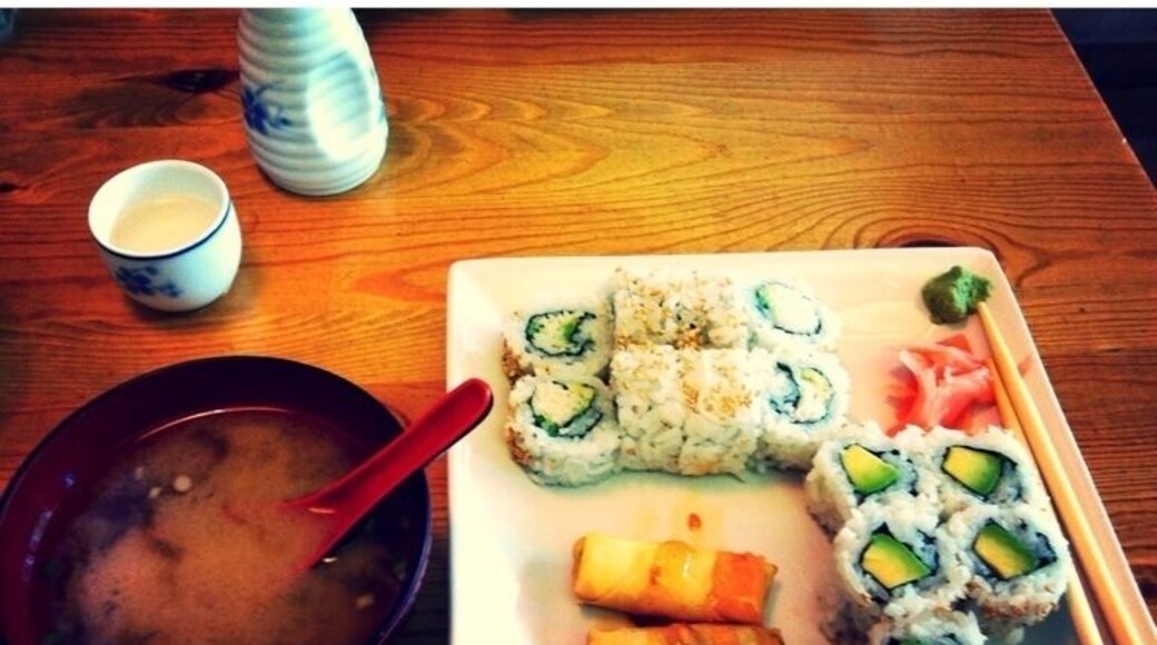 Great little sushi place I've recently discovered. The food is oh so yummy! And the prices are cheap!