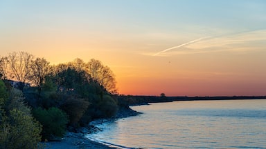A view of East Beach in Port Hope from the cliffs at daybreak of a clear spring day.