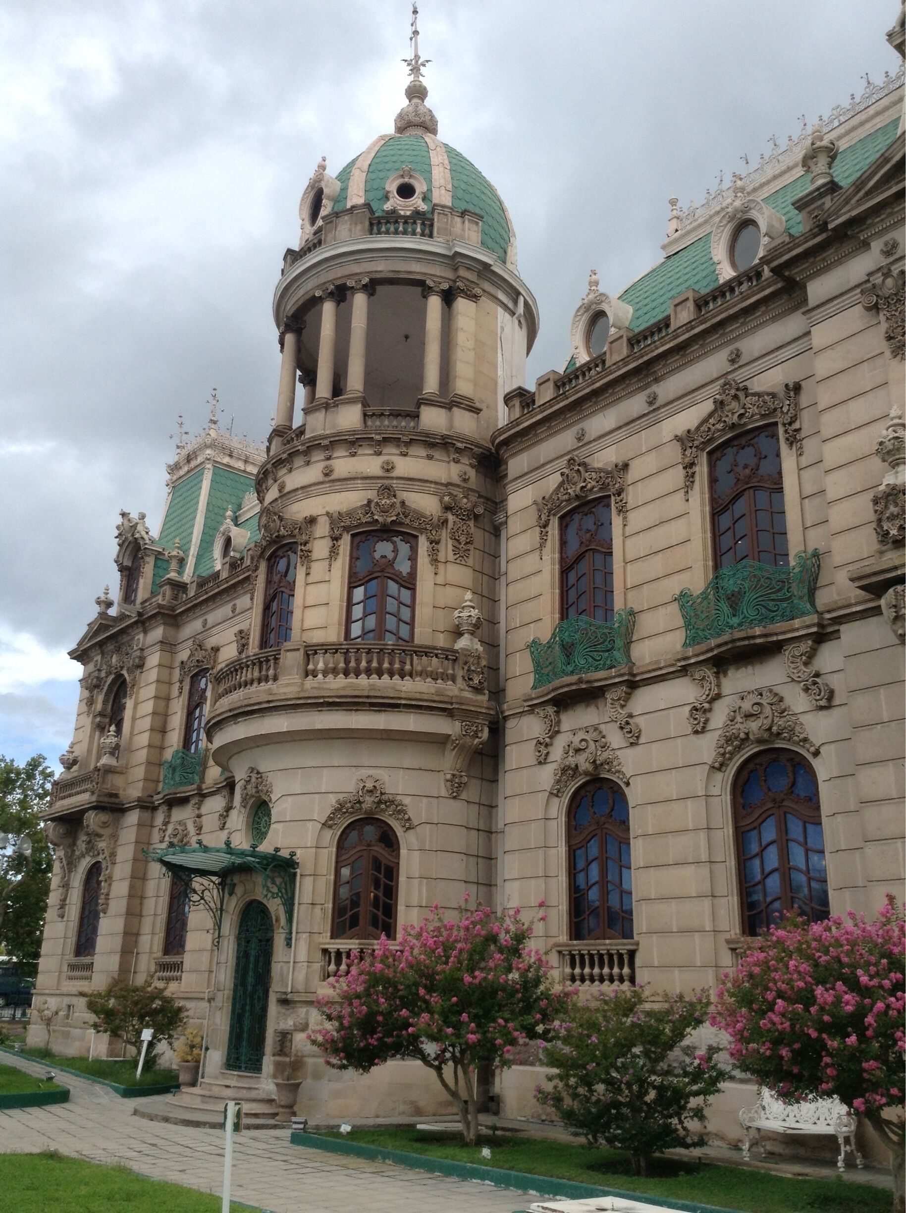 One of most beautiful buildings in the city of chihuahua. 
