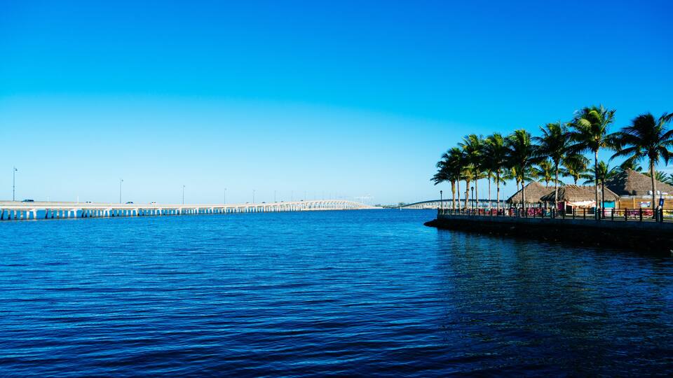Punta Gorda, FL / USA - 12 25 2019: Punta Gorda city downtown building and blue sky