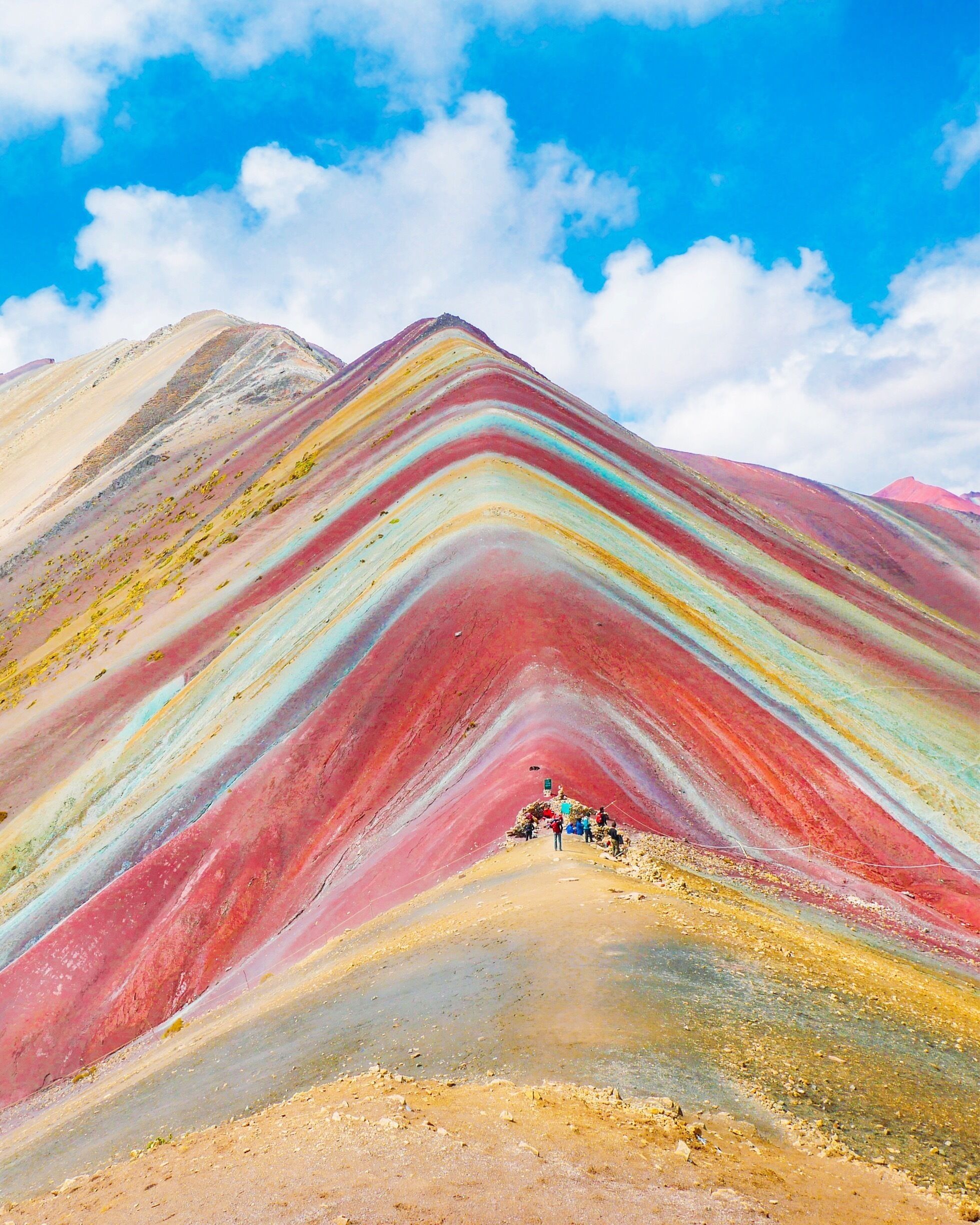 The rainbow mountains of Peru are some its less known sights and some of its most amazing! 😍🌈⛰