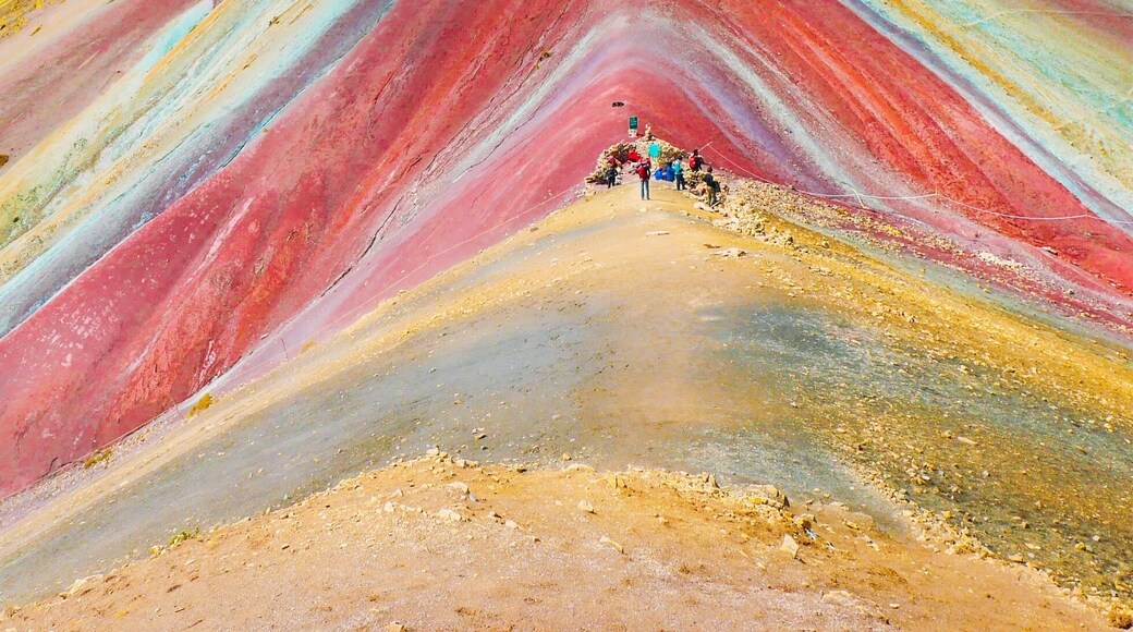 The rainbow mountains of Peru are some its less known sights and some of its most amazing! 😍🌈⛰