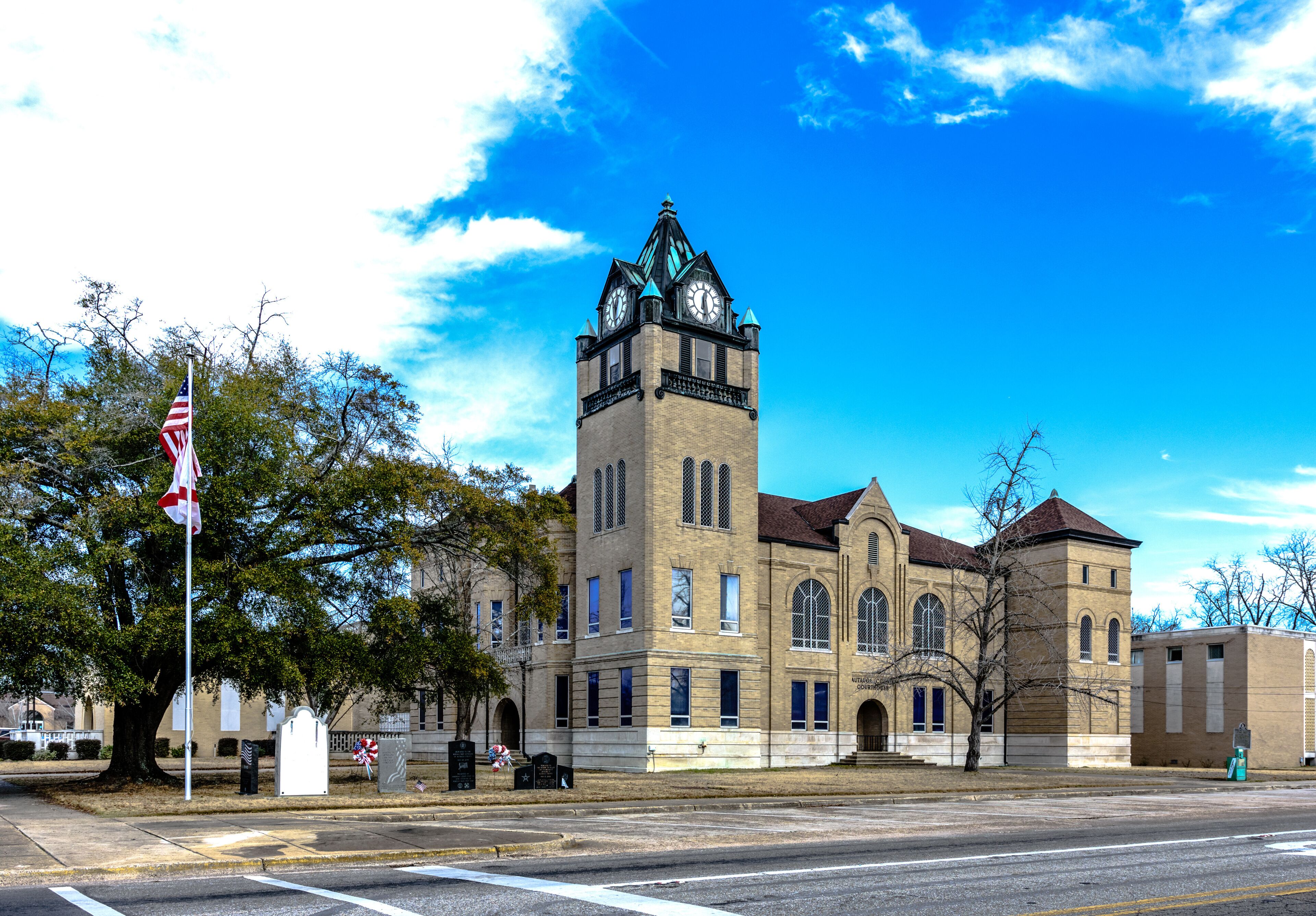 Landscape of Autauga County Courthouse