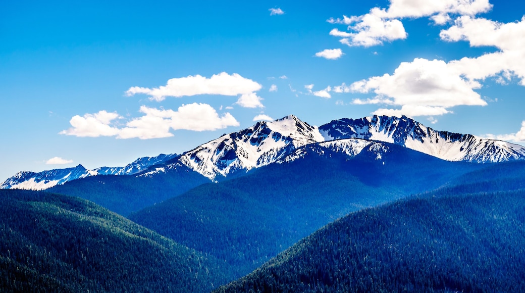 Rugged Peaks of the Cascade Mountain Range on the US-Canada border as seen from the Cascade Lookout viewpoint in EC Manning Provincial Park in British Columbia, Canada