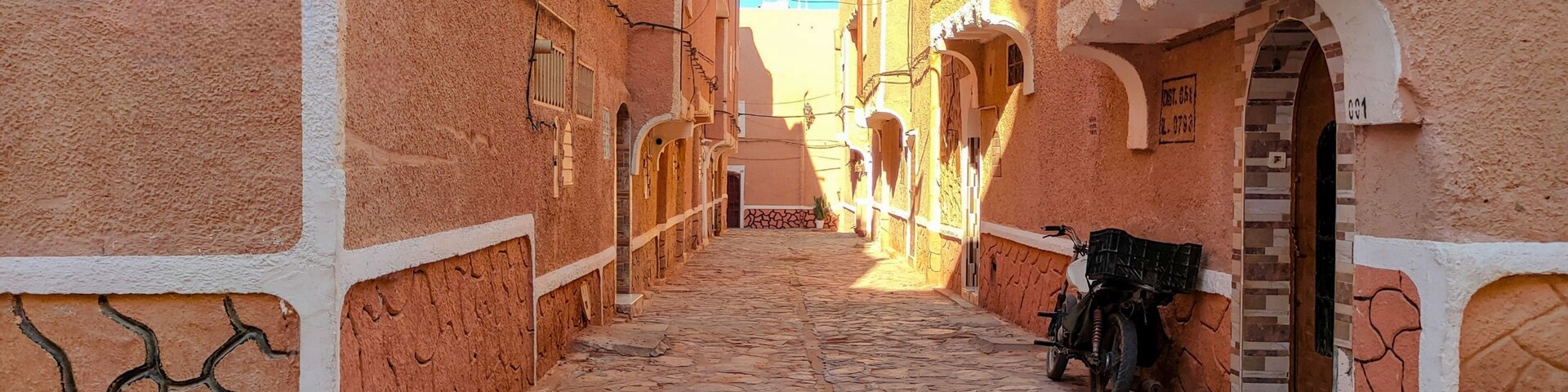 The beautiful district of Ksar Tafilelt. With its houses made of clay and stones, typical sub-Saharan desert architecture, GhardaĂŻa, Oasis M'zab, Algeria
