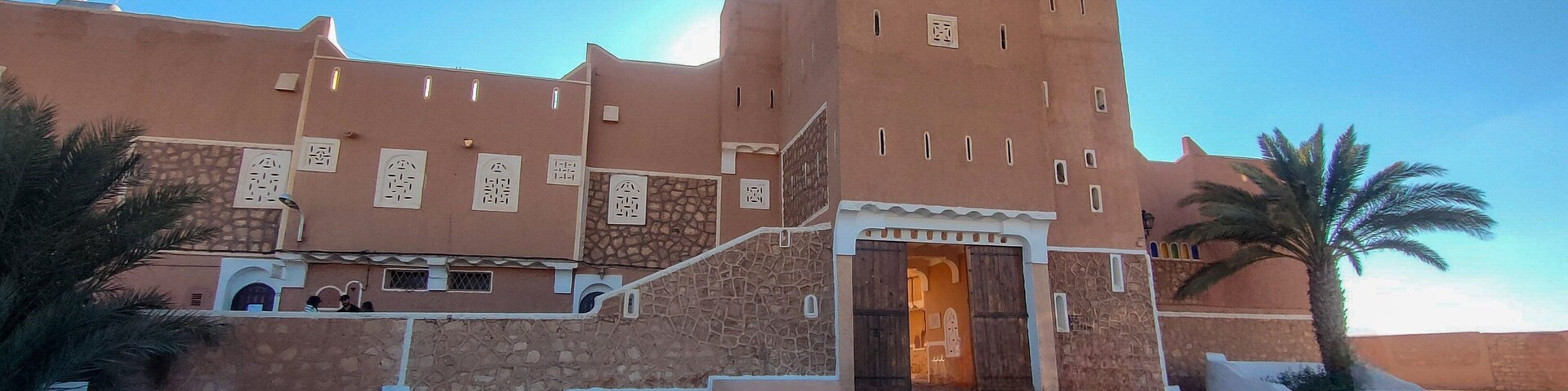 The main entrance to district of Ksar Tafilelt. With its houses made of clay and stones, typical sub-Saharan desert architecture, Ghardaïa, Oasis M'zab, Algeria