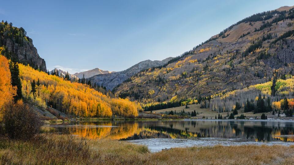 Autumn sunrise at Crystal Lake - Million Dollar Highway - Colorado