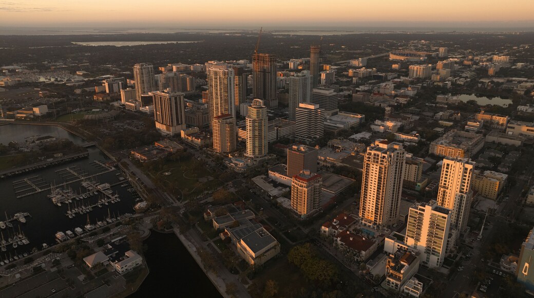 ๊ทธ๋๋ ์ผํธ๋ด ๋์คํธ๋ฆญํธ