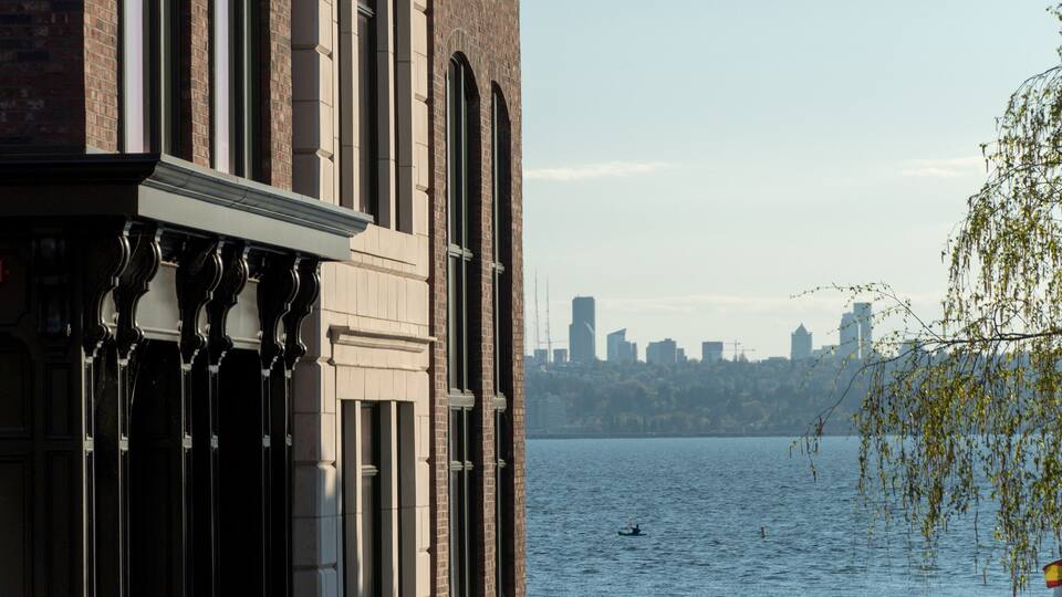 Looking at Seattle's downtown over lake Washington from Lake street