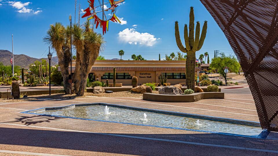 The Carefree Desert Garden Sundial in Arizona is the largest sundial in the United States. It accupies a beautiful desert garden.