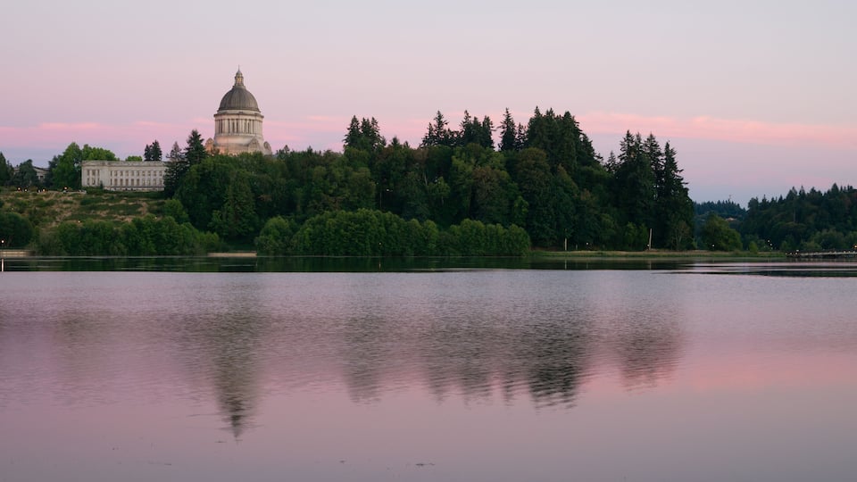 Government Building Capital Lake Olympia Washington Sunset Dusk