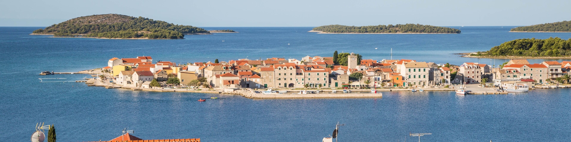Morgenstimmung auf der kleinen Insel Krapanj bei Sibenik, Dalmatien, Kroatien
