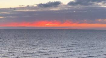 The sun gives the best goodbyes