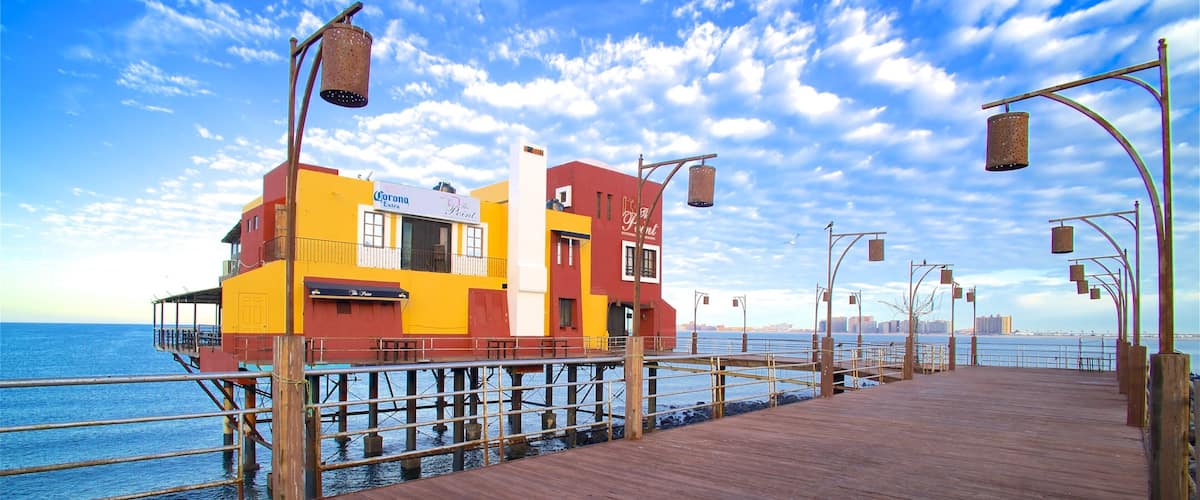 Mexico which includes a bay or harbour