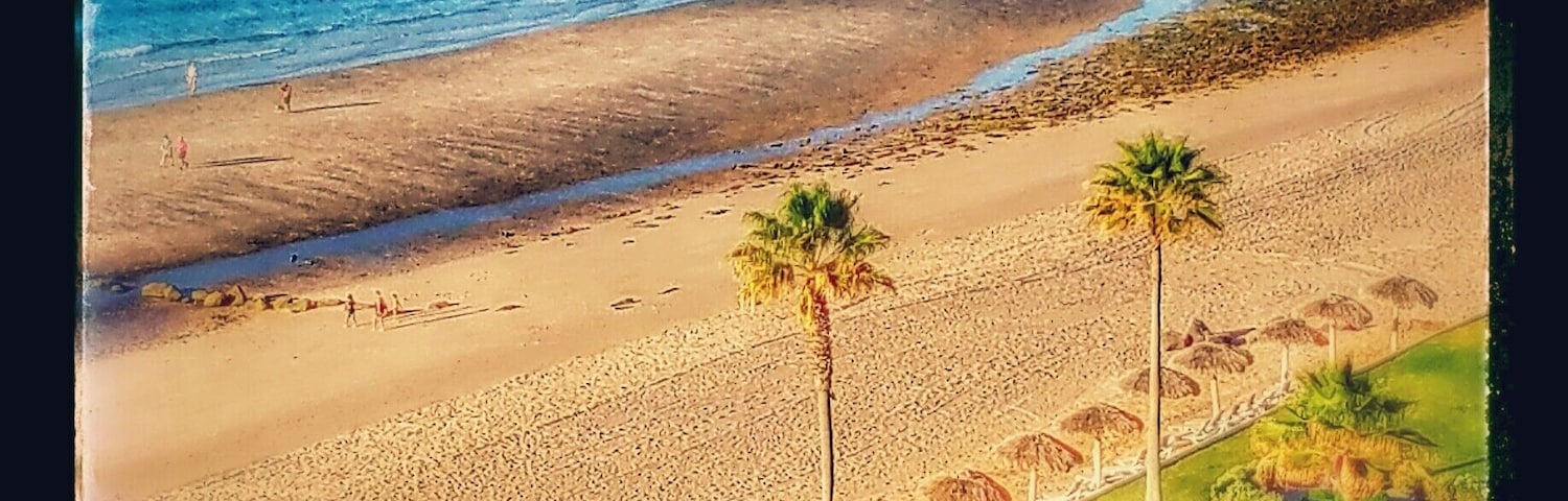 If you love the water this is a great spot. From jetskiing to being pulled on a banana boat (highly recommended) in the ocean to relaxing in the pool complete with a swim up bar, this place was amazing. #springfun