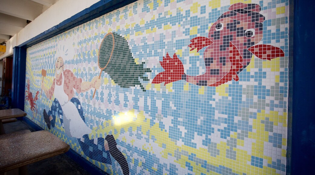 Redondo Beach featuring art