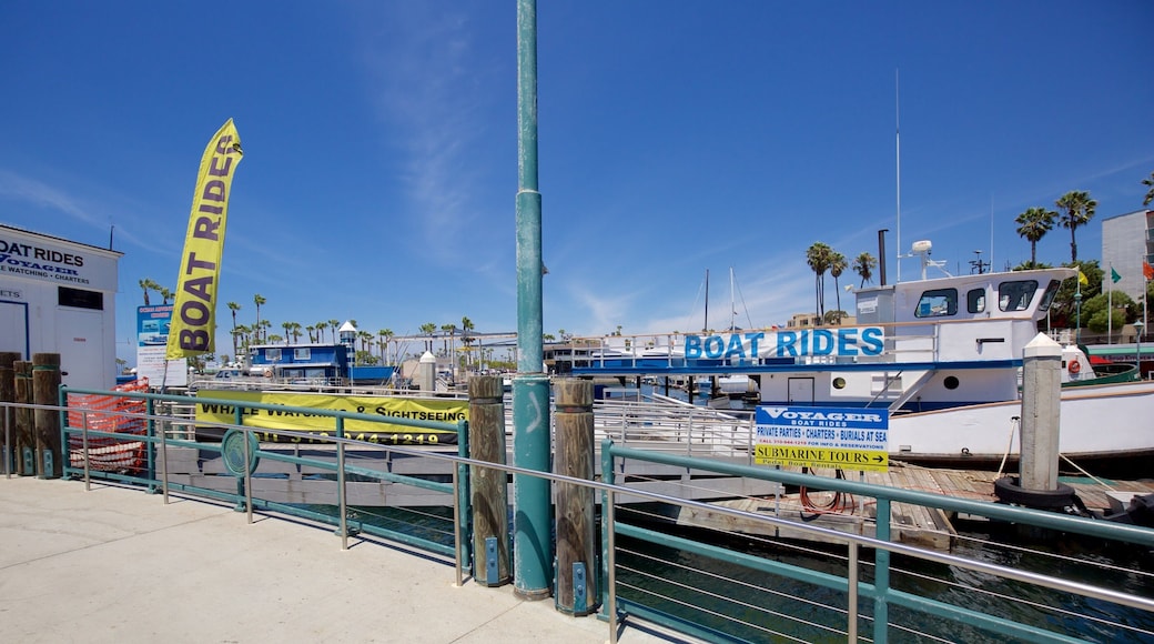 Redondo Beach which includes a coastal town and signage