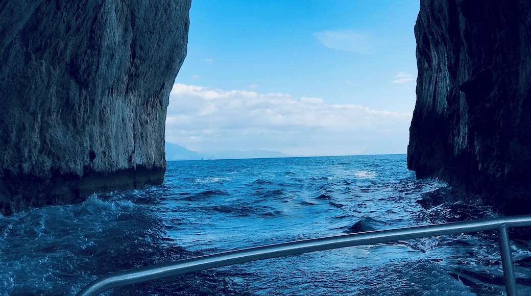Boat trip around the island of Capri.