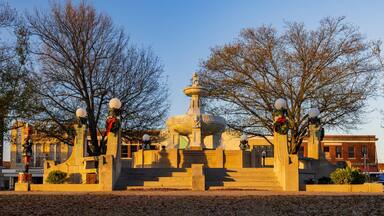 Afternoon view of the historical Culbertson Fountain At Confederate Square