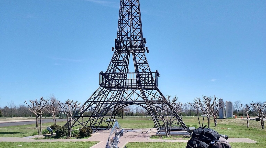 #roadtrip to the Texas Eiffel Tower! #notmybike #cowboyhatontop