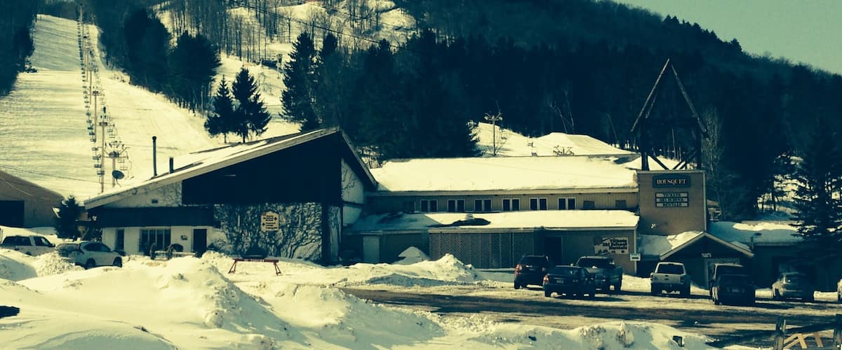 Hardly anyone here! Great way to spend a week day, skiing and tubing!