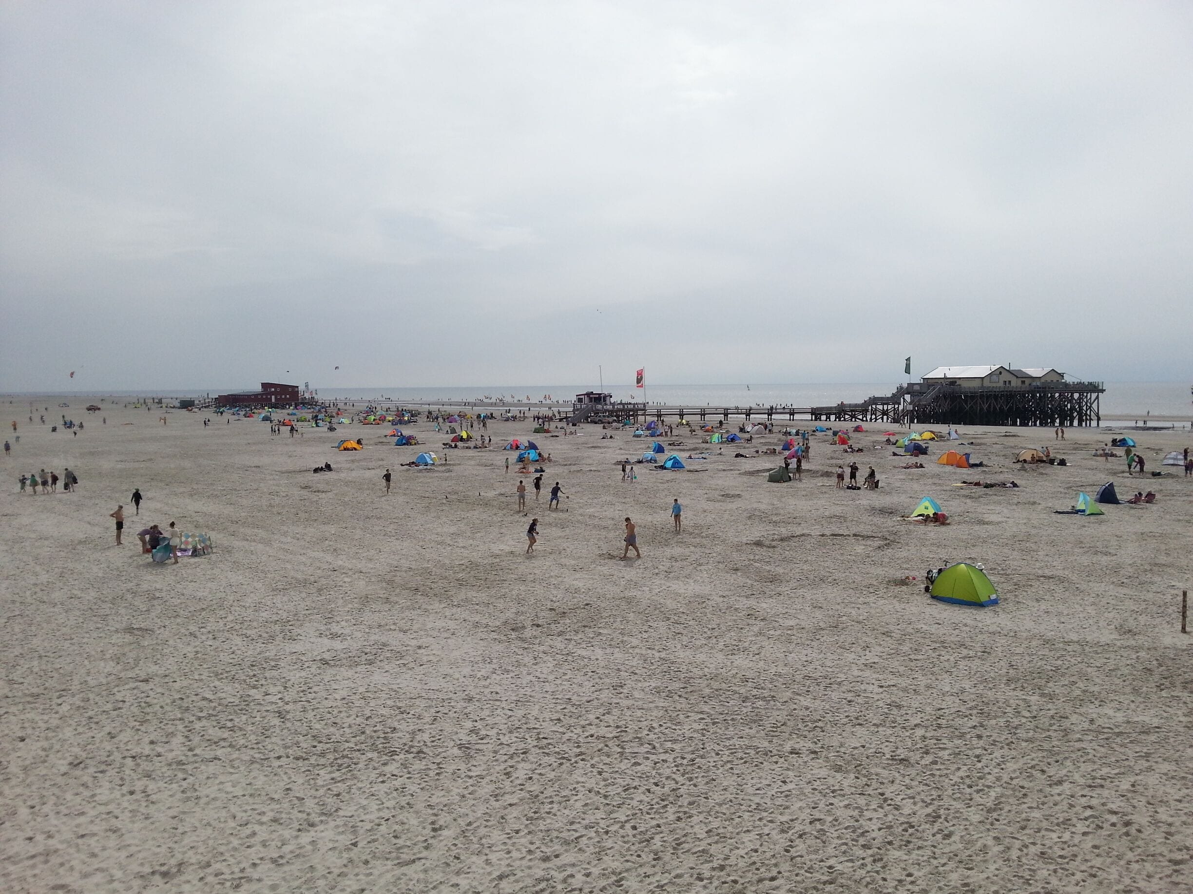 Beach at the norhsea , perfekt spot for kiting and windsurfing.  Houses on wooden posts safe for high tide, with restaurants , surfschools and toilets.You can park on the beach, its so beautiful ;-) 