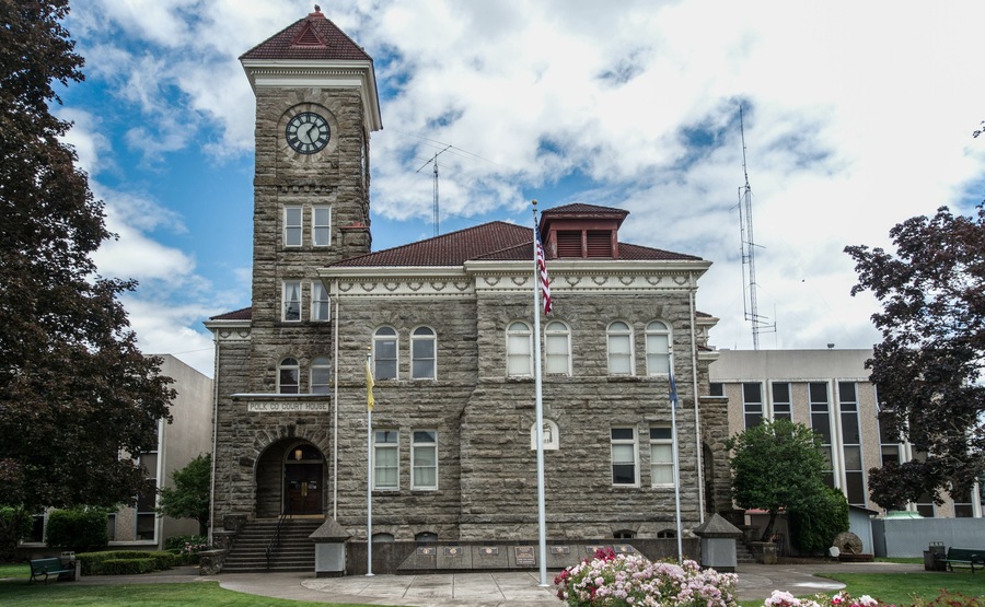 The Polk County Courthouse in Dallas, Oregon