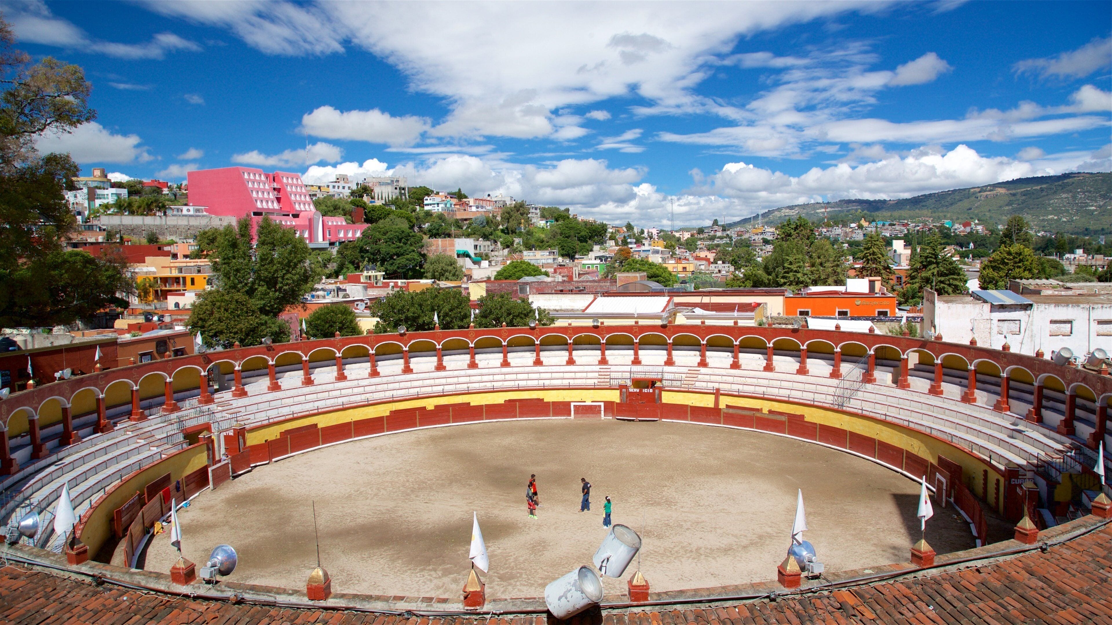 Tlaxcala showing a city and heritage elements