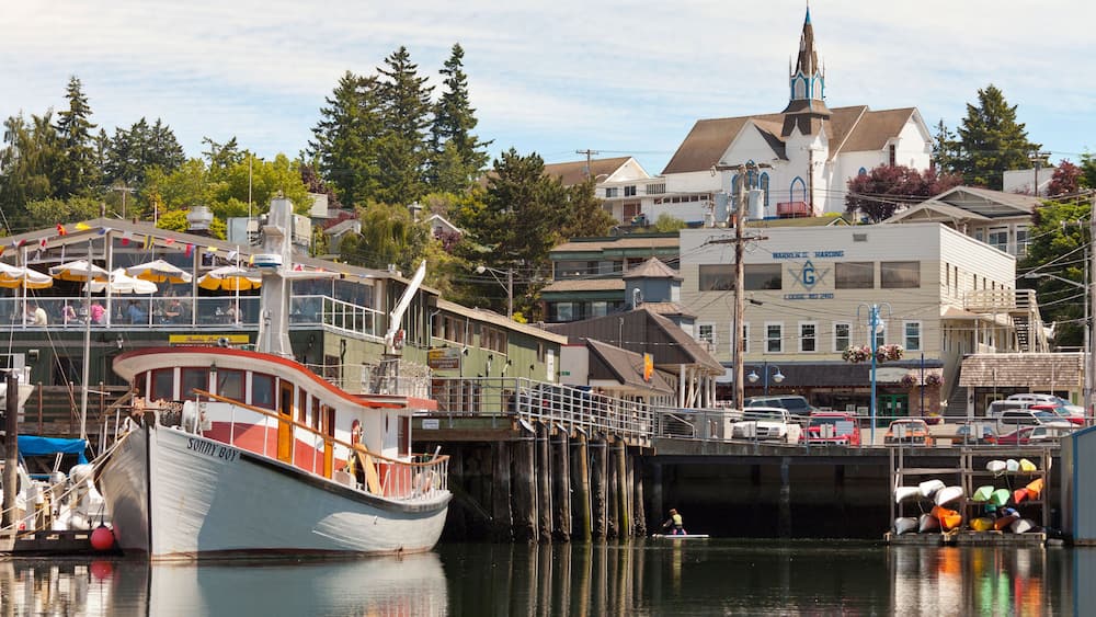 USA, Washington State, Poulsbo, Harbor with Church