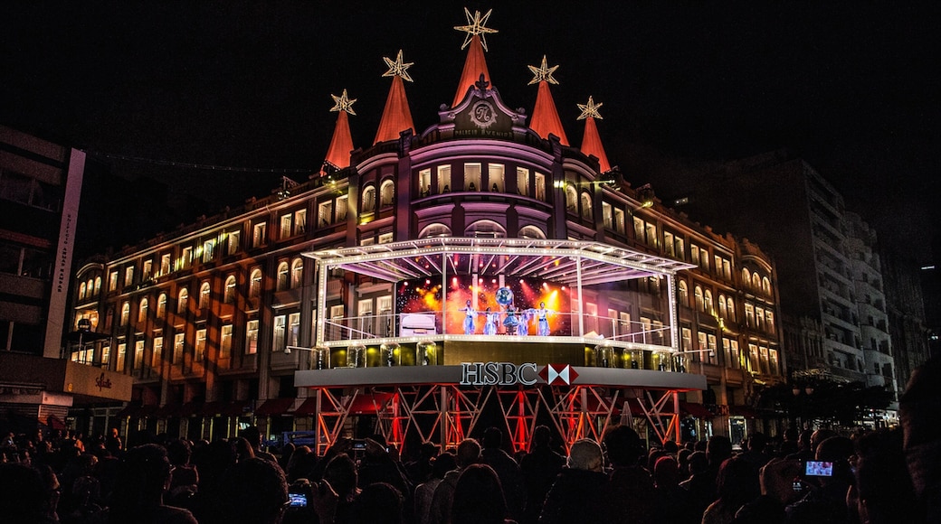Curitiba inclusief podiumkunst, nachtleven en een stad