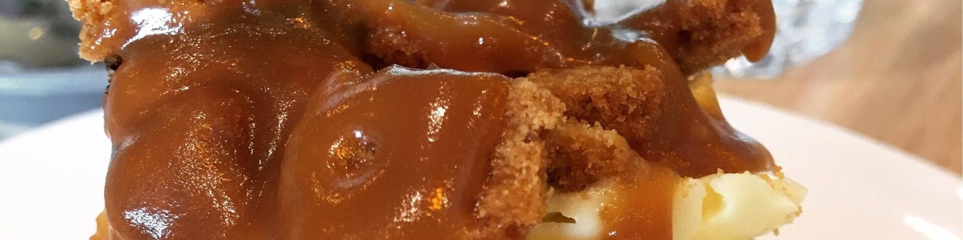 Was taught all about the joys of "cheat day" by @patmavi86 and am taking full advantage of it this weekend 😋
Starting with a decadent salted caramel cupcake & latte for breakfast.
#saltedcarmel #cupcakes #cheatday @embassydining @thestarlingmall #petalingjaya #malaysia #food #foodie #foodgram #foodporn #instafood #travelblogger #travelblog #mariadasstheworld